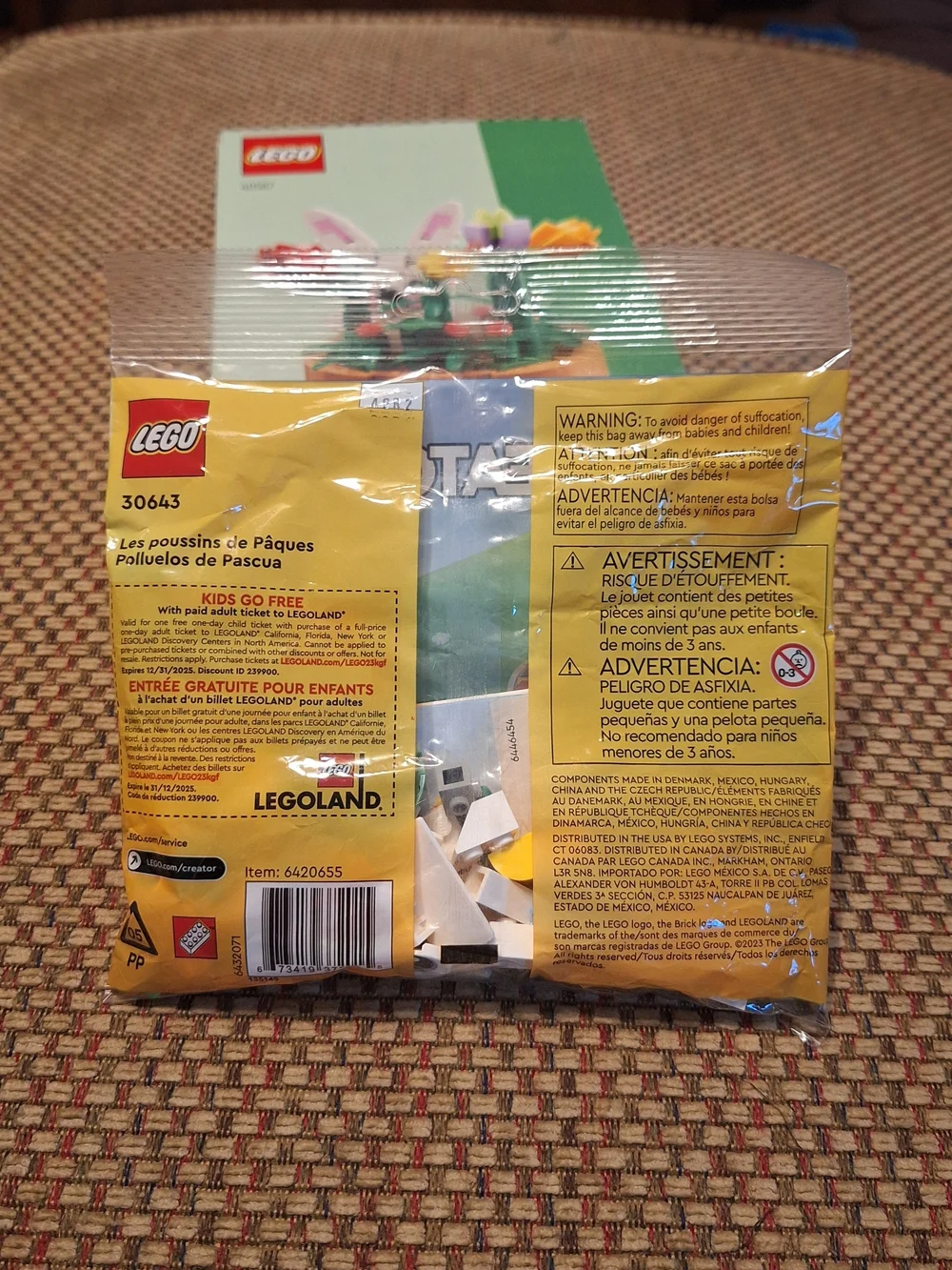 LEGO Easter Themed Builds - 40471  Chick, 30587 Basket, & 30643 Chickens